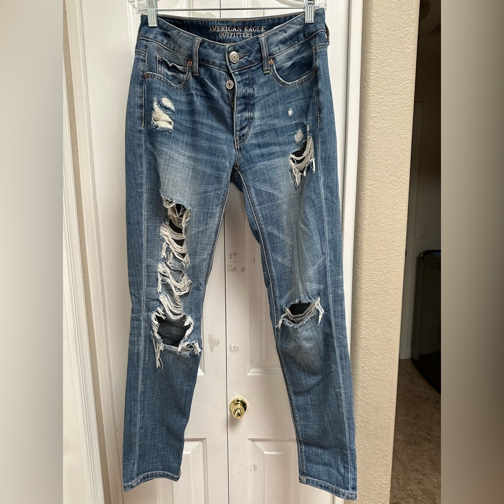 American Eagle High Waisted‎ Ripped Jeans